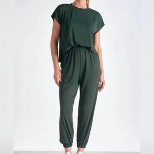Elan Women's Green Jumpsuit NWT
